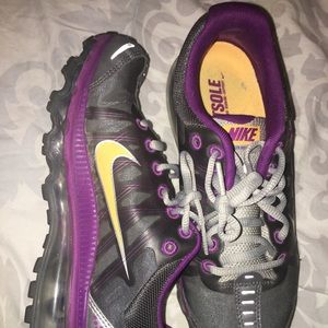 Nike air max running shoes